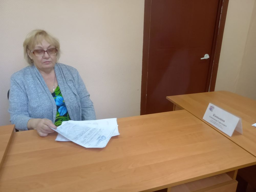 19 мая депутат Народного совета ДНР первого созыва Александр Камышов провёл приём граждан в Общественной приемной Председателя партии «Единая Россия» Червоногвардейского района городского округа Макеевка 19 мая депутат Народного совета ДНР первого созыва Александр Камышов провёл приём граждан в Общественной приемной Председателя партии «Единая Россия» Червоногвардейского района городского округа Макеевка