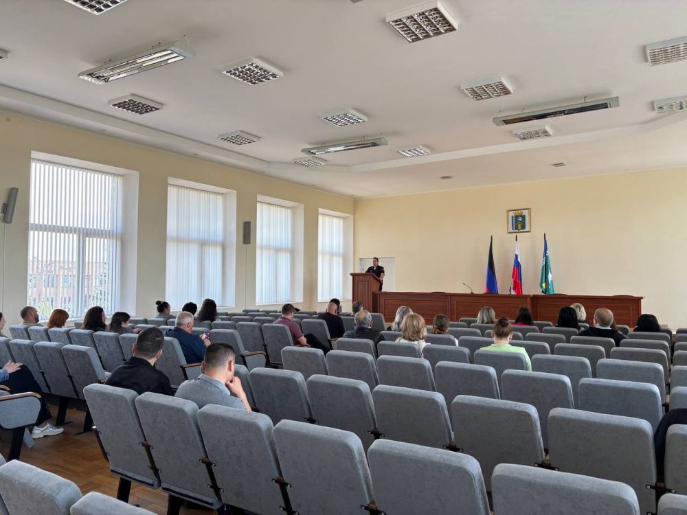 Сотрудник МВД прочел лекцию о кибермошенничестве Сотрудник МВД прочел лекцию о кибермошенничестве