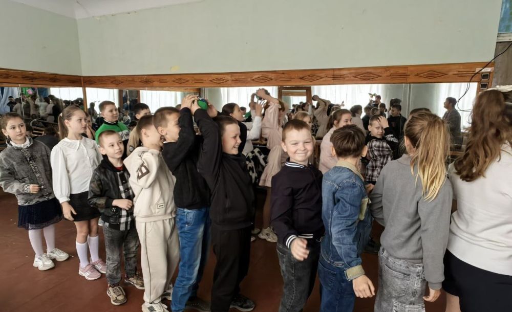 Центр занятости г.Амвросиевки совместно с Металлистовским сельским клубом провел профориентационную квест-игру «Юные мастера» Центр занятости г.Амвросиевки совместно с Металлистовским сельским клубом провел профориентационную квест-игру «Юные мастера»