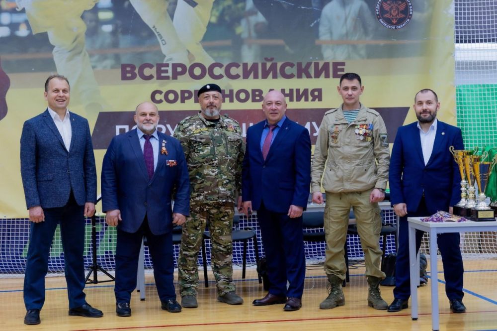 Спортсмены ДНР достойно выступили на Всероссийских соревнованиях по рукопашному бою Спортсмены ДНР достойно выступили на Всероссийских соревнованиях по рукопашному бою
