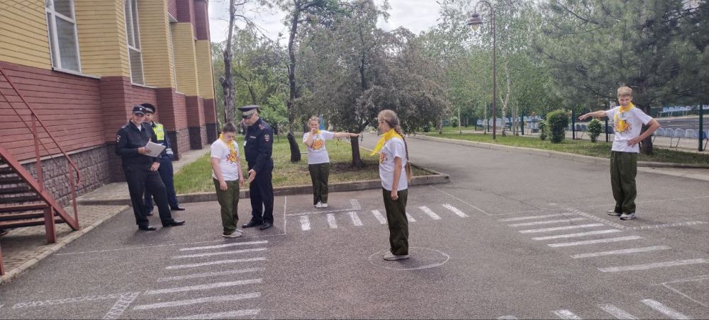В г. Донецк состоялся республиканский этап Всероссийского конкурса юных инспекторов движения «Безопасное колесо» В г. Донецк состоялся республиканский этап Всероссийского конкурса юных инспекторов движения «Безопасное колесо»