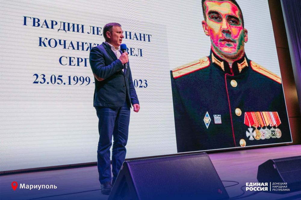 Парта Героя появилась в средней школе «Невская» Парта Героя появилась в средней школе «Невская»