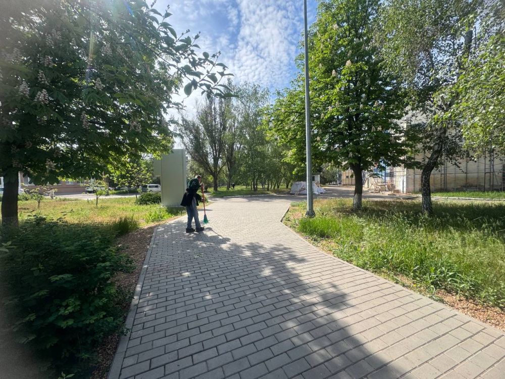 В Ждановке продолжаются работы по благоустройству В Ждановке продолжаются работы по благоустройству