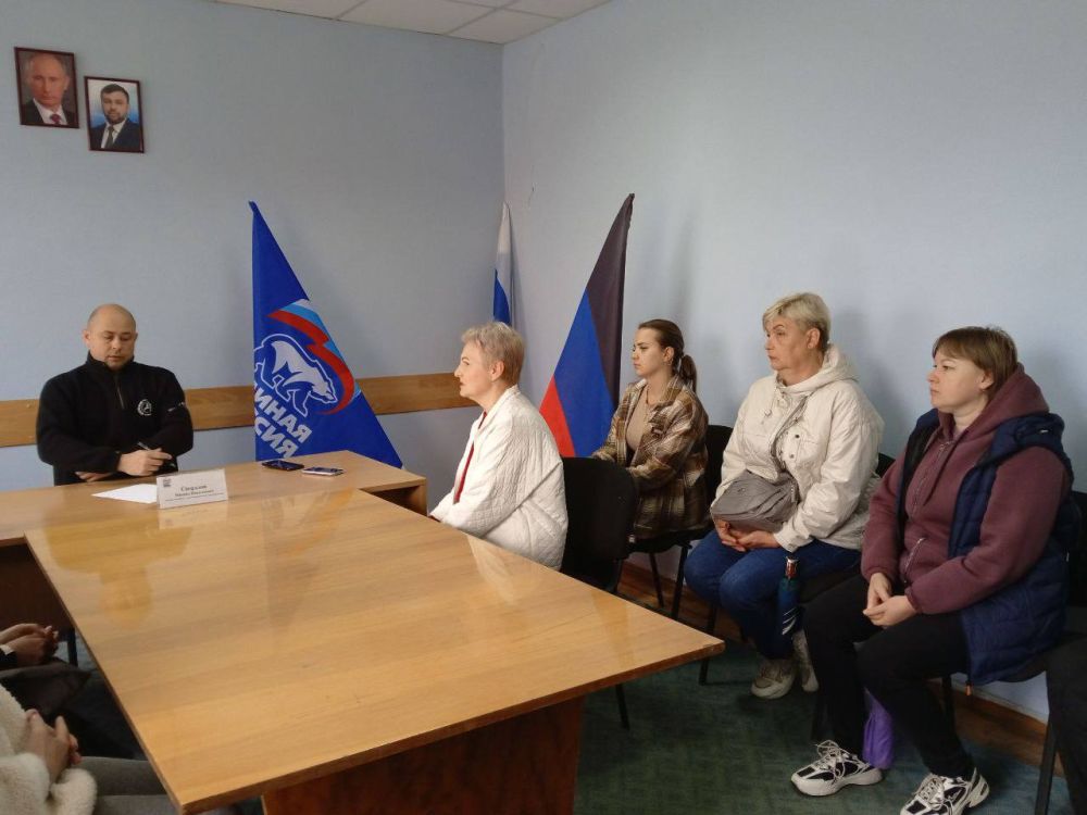 Сегодня, 20 мая, в общественной приемной Всероссийской политической партии "Единая Россия" состоялся прием граждан, который провел первый заместитель главы администрации городского округа Иловайск Свердлов Михаил Николаевич Сегодня, 20 мая, в общественной приемной Всероссийской политической партии "Единая Россия" состоялся прием граждан, который провел первый заместитель главы администрации городского округа Иловайск Свердлов Михаил Николаевич
