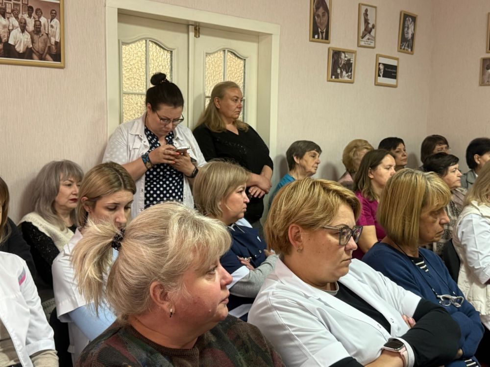 Иван Адамец: Руководство Управы Куйбышевского внутригородского района и депутат Донецкого городского совета Герман Полунин провели встречу с трудовым коллективом Республиканской клинической психоневрологической больницы... Иван Адамец: Руководство Управы Куйбышевского внутригородского района и депутат Донецкого городского совета Герман Полунин провели встречу с трудовым коллективом Республиканской клинической психоневрологической больницы...