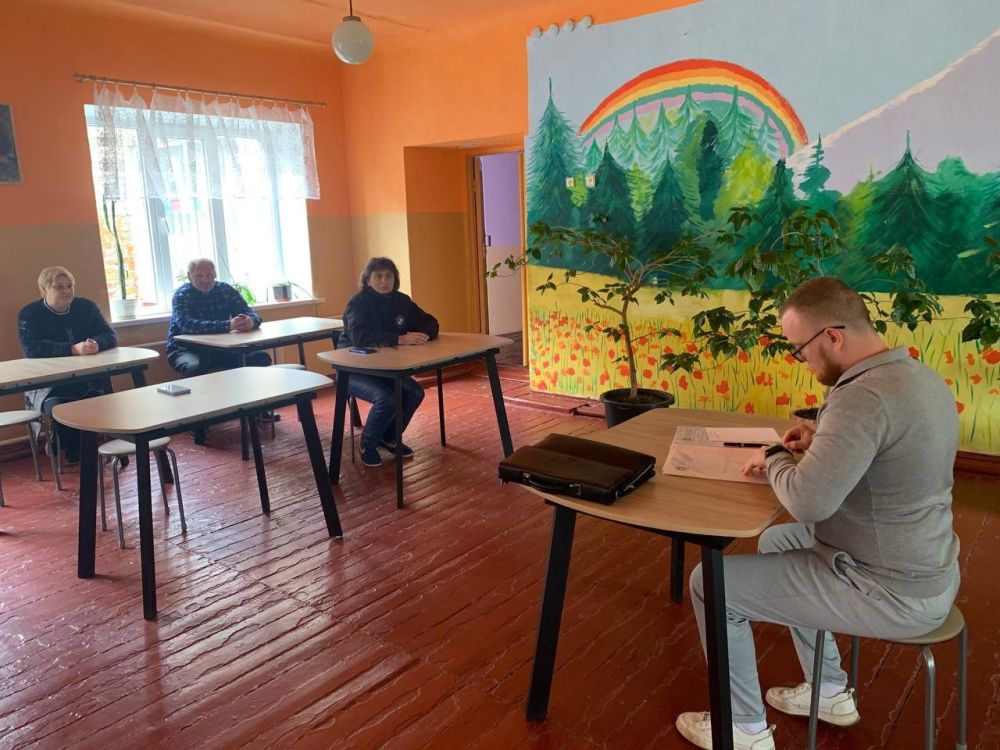 Роман Конев: Состоялся выездной приём граждан депутатом Горловского городского совета Донецкой Народной Республики первого созыва Даниилом Карабаевым Роман Конев: Состоялся выездной приём граждан депутатом Горловского городского совета Донецкой Народной Республики первого созыва Даниилом Карабаевым