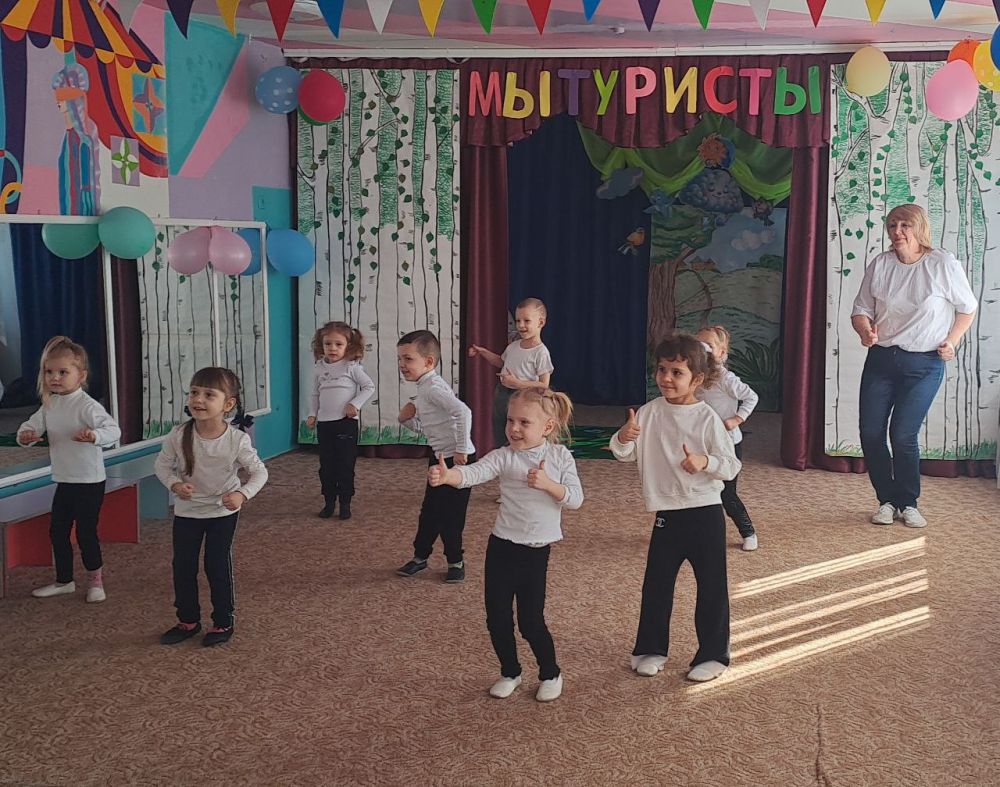 С целью реализации Республиканского проекта «Дружи со спортом с малых лет» и с целью пропаганды среди воспитанников ДОУ и их родителей приоритетов здорового образа жизни, развития интереса к физической культуре и спорту... С целью реализации Республиканского проекта «Дружи со спортом с малых лет» и с целью пропаганды среди воспитанников ДОУ и их родителей приоритетов здорового образа жизни, развития интереса к физической культуре и спорту...