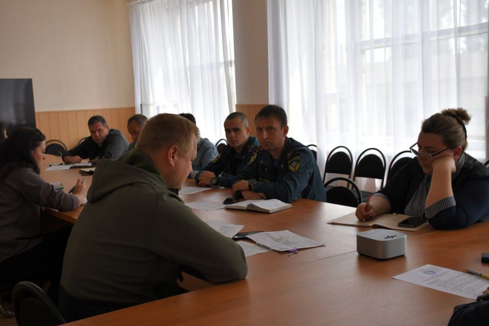 Сергей Желновач: Заместитель главы администрации городского округа Дебальцево провел заседание Комиссии по предупреждению и ликвидации чрезвычайных ситуаций и обеспечению пожарной безопасности городского округа Дебальцево Сергей Желновач: Заместитель главы администрации городского округа Дебальцево провел заседание Комиссии по предупреждению и ликвидации чрезвычайных ситуаций и обеспечению пожарной безопасности городского округа Дебальцево