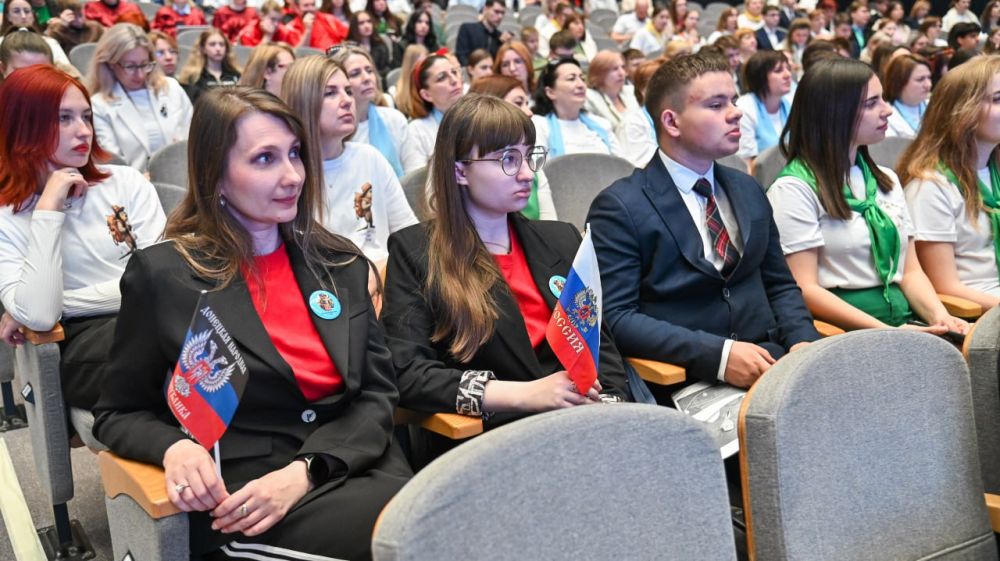 Ольга Колударова: Обучающиеся и педагоги Донецкой Народной Республики стали победителями международной программы «Классная страна» Ольга Колударова: Обучающиеся и педагоги Донецкой Народной Республики стали победителями международной программы «Классная страна»