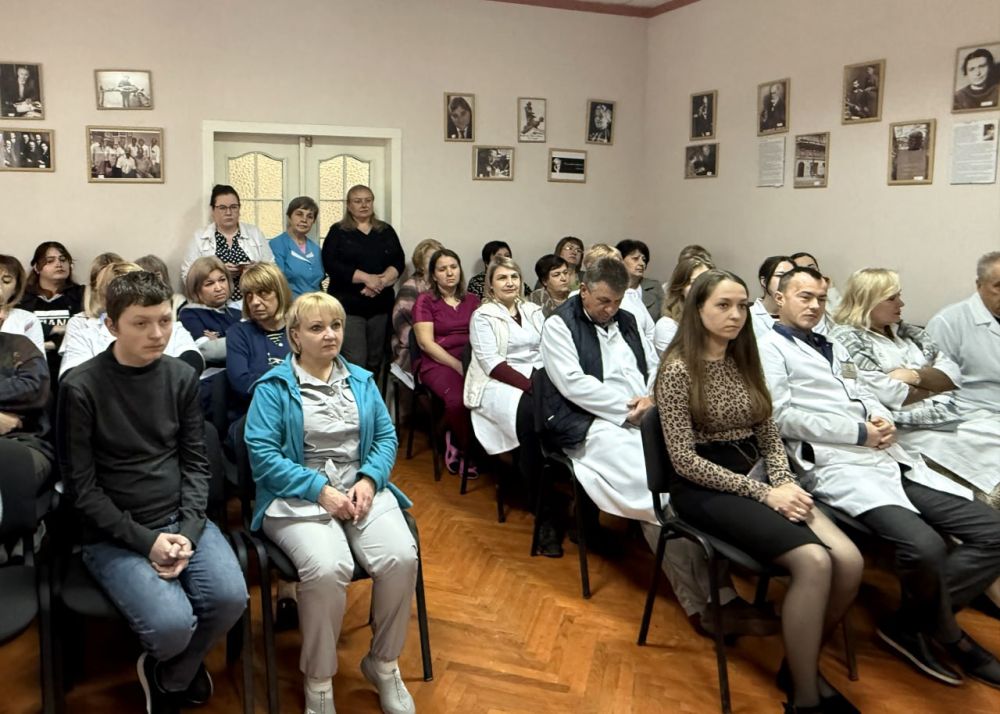 Иван Адамец: Руководство Управы Куйбышевского внутригородского района и депутат Донецкого городского совета Герман Полунин провели встречу с трудовым коллективом Республиканской клинической психоневрологической больницы... Иван Адамец: Руководство Управы Куйбышевского внутригородского района и депутат Донецкого городского совета Герман Полунин провели встречу с трудовым коллективом Республиканской клинической психоневрологической больницы...