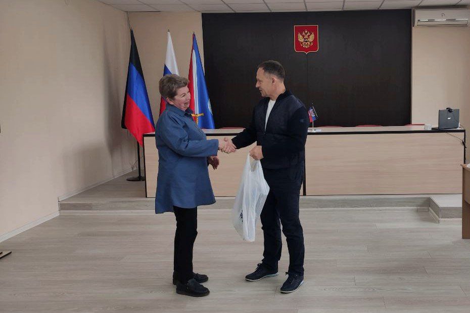 Сегодня поздравил тех, кто хранит историю нашего города и делает её ближе каждому из нас Сегодня поздравил тех, кто хранит историю нашего города и делает её ближе каждому из нас