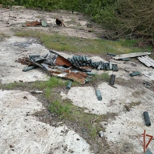 Росгвардия показала кадры уничтожения боеприпасов, обнаруженных на донецком направлении Росгвардия показала кадры уничтожения боеприпасов, обнаруженных на донецком направлении