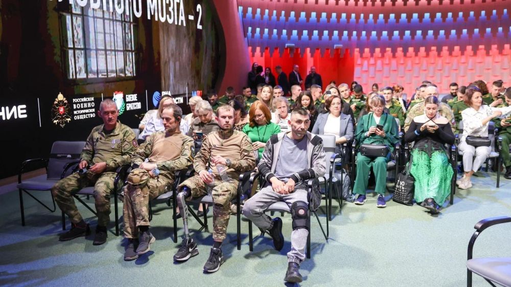 Марина Ким: Только сейчас удалось перевести дух после вчерашней большой премьеры нашего нового документального фильма «Азов головного мозга 2». Огромная благодарность национальному центру «Россия», который предоставил... Марина Ким: Только сейчас удалось перевести дух после вчерашней большой премьеры нашего нового документального фильма «Азов головного мозга 2». Огромная благодарность национальному центру «Россия», который предоставил...