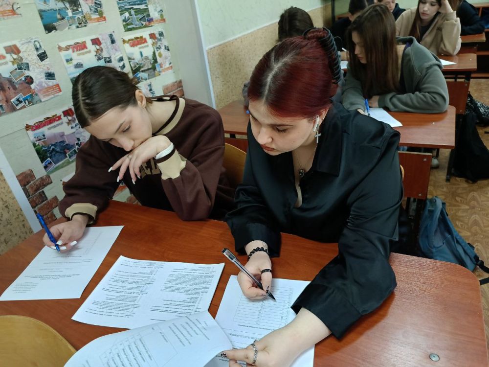 15 мая 2025 года учащиеся ГБОУ Школа №49 и ГБОУ “Учебно-воспитательный комплекс №16” города Донецка приняли активное участие в образовательной акции “Избирательный диктант”, организованной Территориальной избирательной... 15 мая 2025 года учащиеся ГБОУ Школа №49 и ГБОУ “Учебно-воспитательный комплекс №16” города Донецка приняли активное участие в образовательной акции “Избирательный диктант”, организованной Территориальной избирательной...