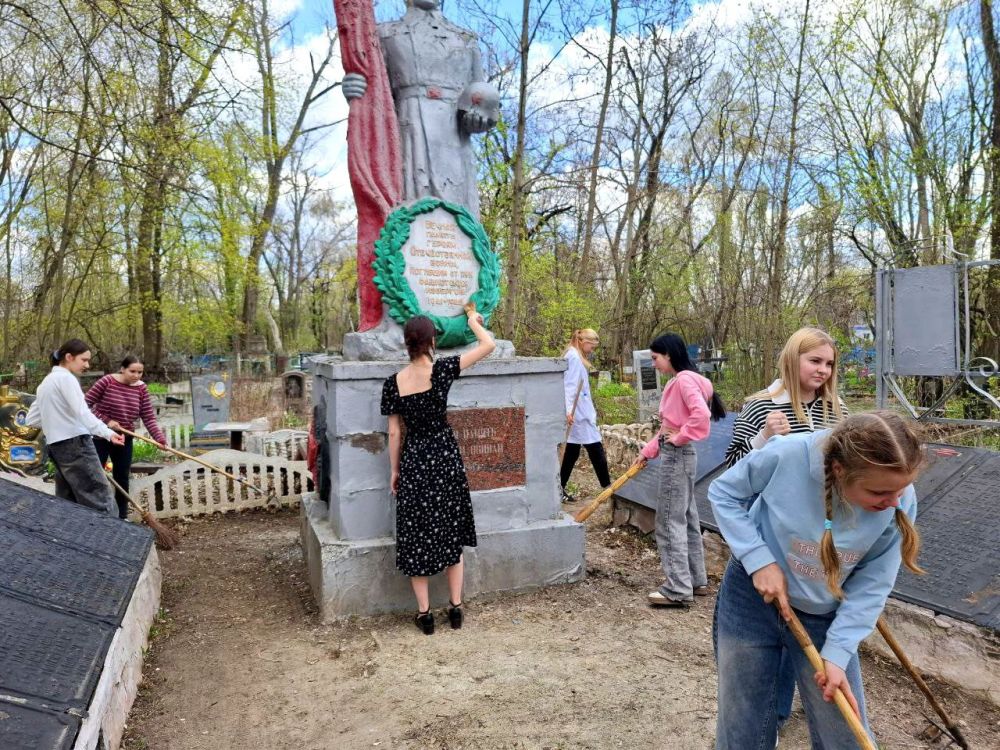 Владислав Ключаров: Сегодня хочу обратиться со словами глубокой благодарности к молодёжи, которая посвящает своё время и силы помощи другим, вносит неоценимый вклад в развитие нашего города и всего общества Владислав Ключаров: Сегодня хочу обратиться со словами глубокой благодарности к молодёжи, которая посвящает своё время и силы помощи другим, вносит неоценимый вклад в развитие нашего города и всего общества