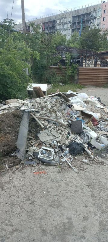 «Коммунальник» вывез с территорий общего пользования 160 кубометров мусора «Коммунальник» вывез с территорий общего пользования 160 кубометров мусора