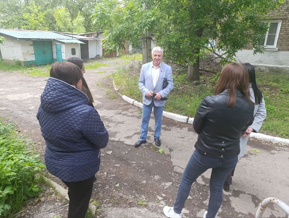 Заместитель председателя Шахтерского муниципального совета ответил на вопросы жителей Ждановки Заместитель председателя Шахтерского муниципального совета ответил на вопросы жителей Ждановки