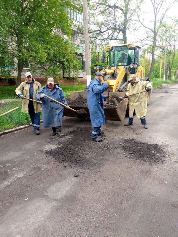 МУП «Простор» ежедневно выполняет все необходимые работы по содержанию городских улиц МУП «Простор» ежедневно выполняет все необходимые работы по содержанию городских улиц