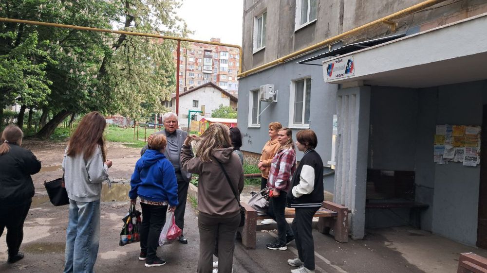 21 мая, с целью реализации проекта «Управдом», руководитель Управы Центрально-Городского внутригородского района Администрации городского округа Макеевка Владимир Меша и представители Филиала «Макеевского производственного... 21 мая, с целью реализации проекта «Управдом», руководитель Управы Центрально-Городского внутригородского района Администрации городского округа Макеевка Владимир Меша и представители Филиала «Макеевского производственного...