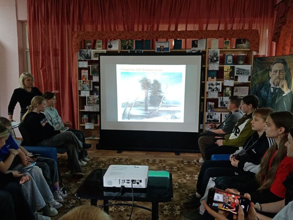 21 марта 2025 года в отделе искусства центральной городской модельной библиотеки к юбилею А. К. Саврасова для молодежи прошел час искусства и творчества «Главное слово – пейзаж» 21 марта 2025 года в отделе искусства центральной городской модельной библиотеки к юбилею А. К. Саврасова для молодежи прошел час искусства и творчества «Главное слово – пейзаж»
