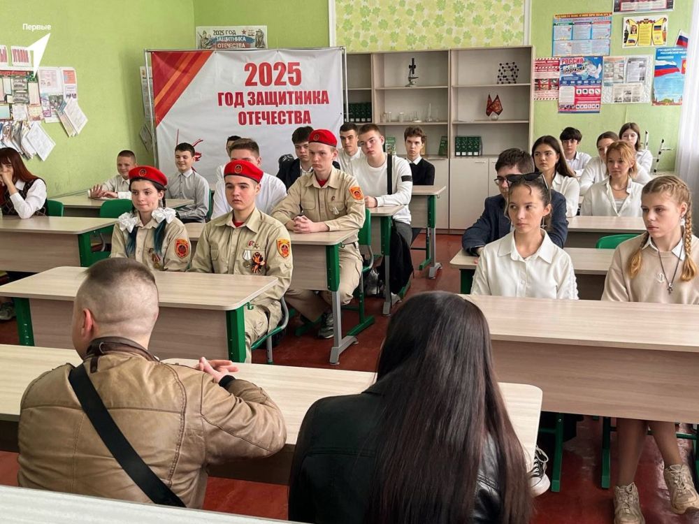 В ДНР прошло 70 образовательных встреч ко Дню освобождения Мариуполя, участниками стали более 1500 человек В ДНР прошло 70 образовательных встреч ко Дню освобождения Мариуполя, участниками стали более 1500 человек