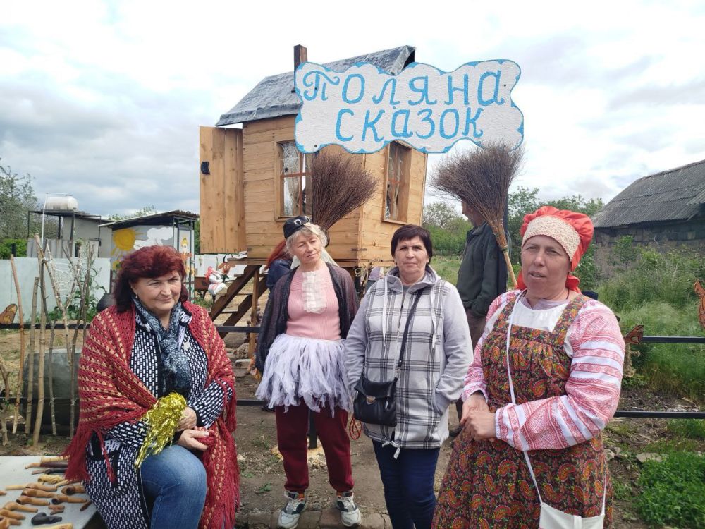 «МУЗЕЙ ЖИВЫХ РЕМЕСЕЛ». Участники семейного клуба «Рассвет» «МУЗЕЙ ЖИВЫХ РЕМЕСЕЛ». Участники семейного клуба «Рассвет»