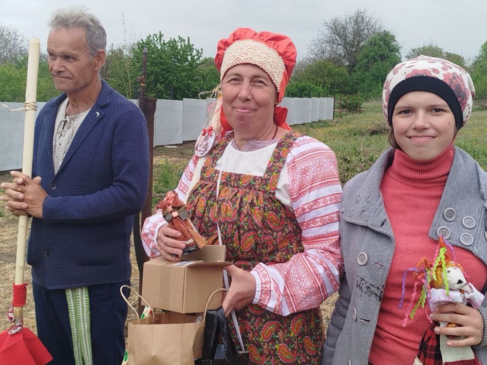«МУЗЕЙ ЖИВЫХ РЕМЕСЕЛ». Участники семейного клуба «Рассвет» «МУЗЕЙ ЖИВЫХ РЕМЕСЕЛ». Участники семейного клуба «Рассвет»