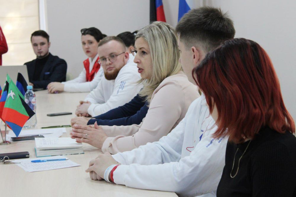 Иван Приходько: Молодёжь Горловки — будущее, которое создаёт настоящее Иван Приходько: Молодёжь Горловки — будущее, которое создаёт настоящее