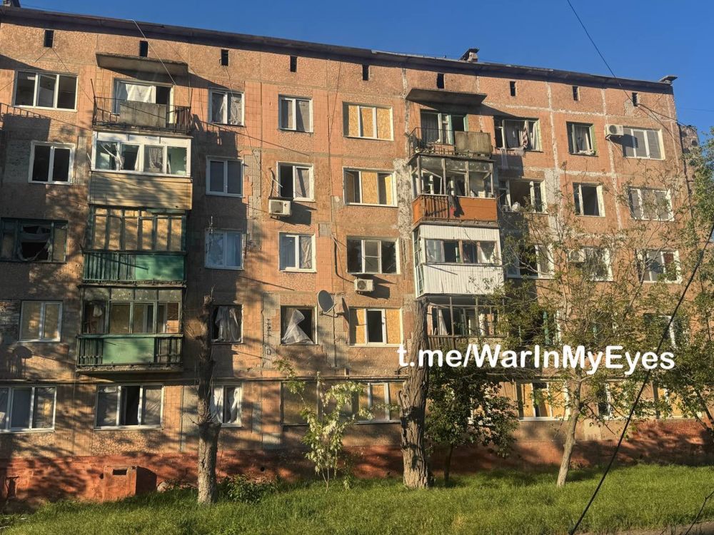 Последствия комбинированного обстрела пгт Последствия комбинированного обстрела пгт