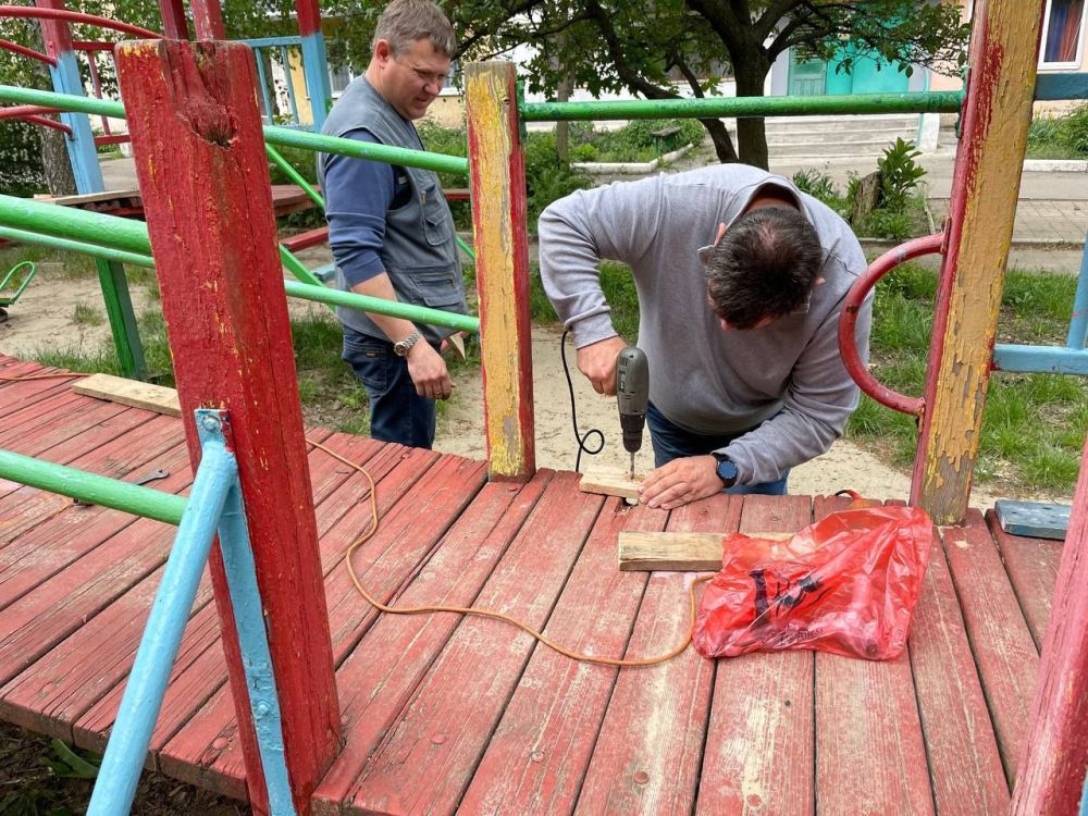 В Кировском внутригородском районе продолжаются работы по благоустройству В Кировском внутригородском районе продолжаются работы по благоустройству