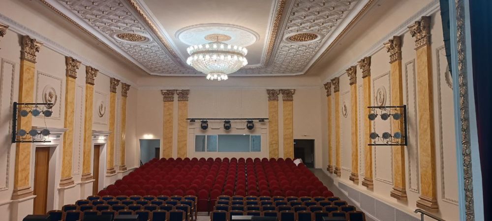 Александр Шатов: В Шахтерском Дворце культуры успешно завершился ремонт зала Александр Шатов: В Шахтерском Дворце культуры успешно завершился ремонт зала