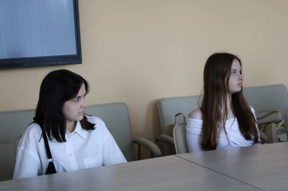 Заместитель главы администрации городского округа Горловка Донецкой Народной Республики провел встречу с молодежью Горловки Заместитель главы администрации городского округа Горловка Донецкой Народной Республики провел встречу с молодежью Горловки