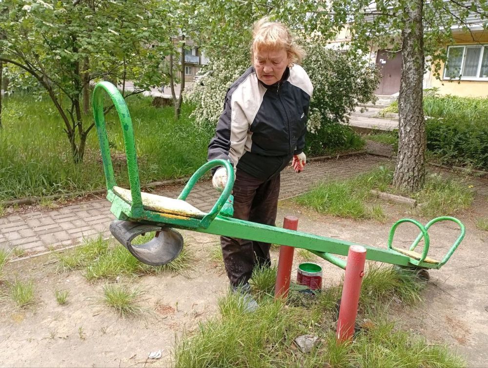 В Кировском внутригородском районе продолжаются работы по благоустройству В Кировском внутригородском районе продолжаются работы по благоустройству