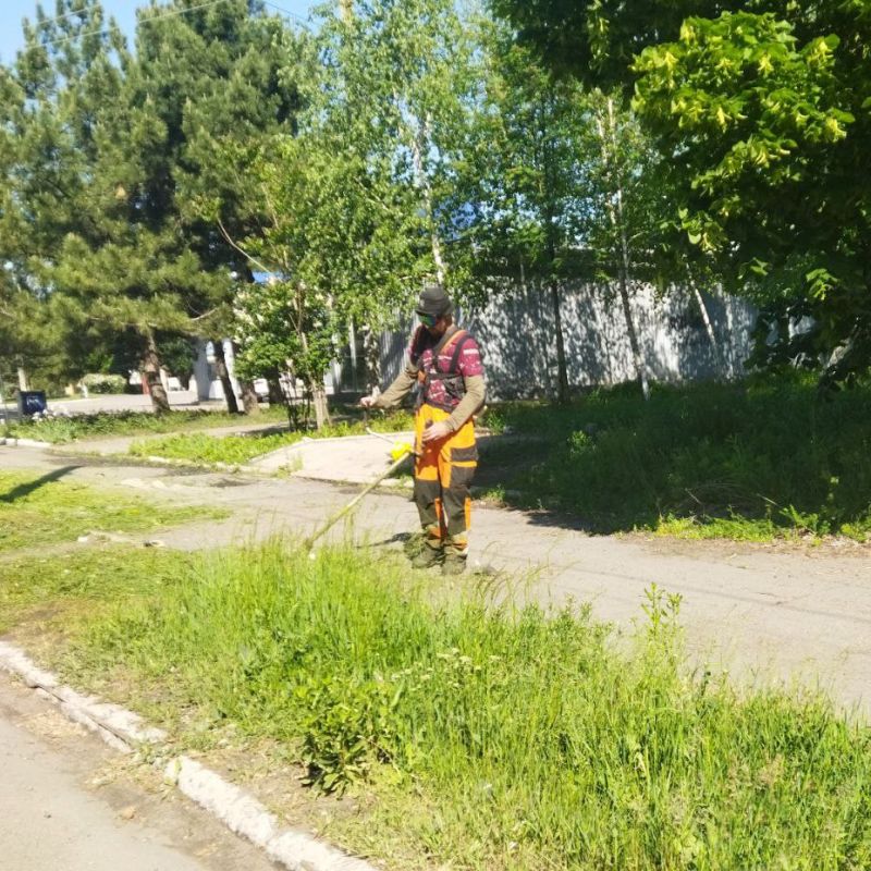 В Кировском проводятся работы по благоустройству В Кировском проводятся работы по благоустройству