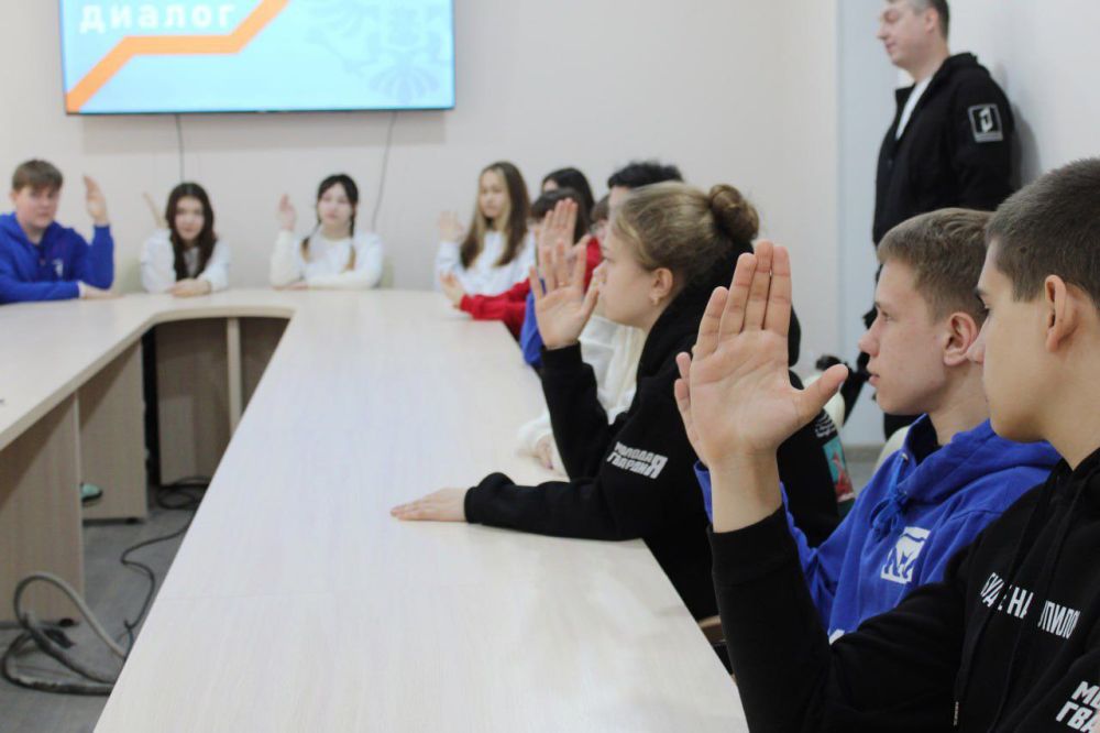 Иван Приходько: Молодёжь Горловки — будущее, которое создаёт настоящее Иван Приходько: Молодёжь Горловки — будущее, которое создаёт настоящее