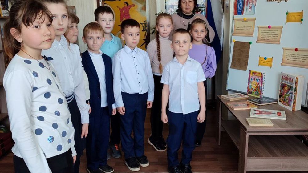 Ежегодно 24 мая в День памяти святых равноапостольных братьев Кирилла и Мефодия наша страна отмечает День славянской письменности и культуры Ежегодно 24 мая в День памяти святых равноапостольных братьев Кирилла и Мефодия наша страна отмечает День славянской письменности и культуры