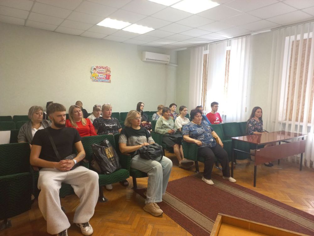 Елена Рязанцева: В Пролетарском внутригородском районе городского округа Донецк в рамках проекта «Женское Движение» Всероссийской политической партии «Единая Россия» состоялся круглый стол с представителями всех социальных... Елена Рязанцева: В Пролетарском внутригородском районе городского округа Донецк в рамках проекта «Женское Движение» Всероссийской политической партии «Единая Россия» состоялся круглый стол с представителями всех социальных...
