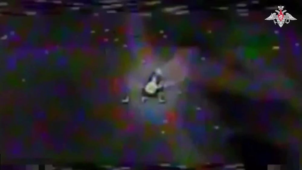 Минобороны России: Дроноводы группировки войск «Восток», уничтожив бронеавтомобили «Козак» ВСУ, сорвали ротацию подразделений противника и подвоз боеприпасов на его позиции на Южно-Донецком направлении