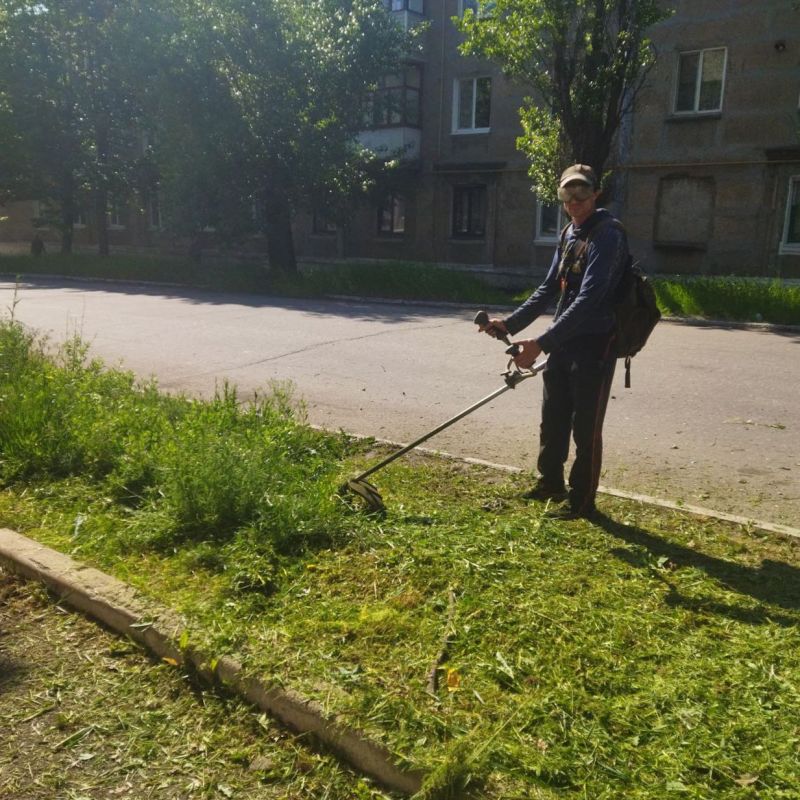 В Кировском проводятся работы по благоустройству В Кировском проводятся работы по благоустройству