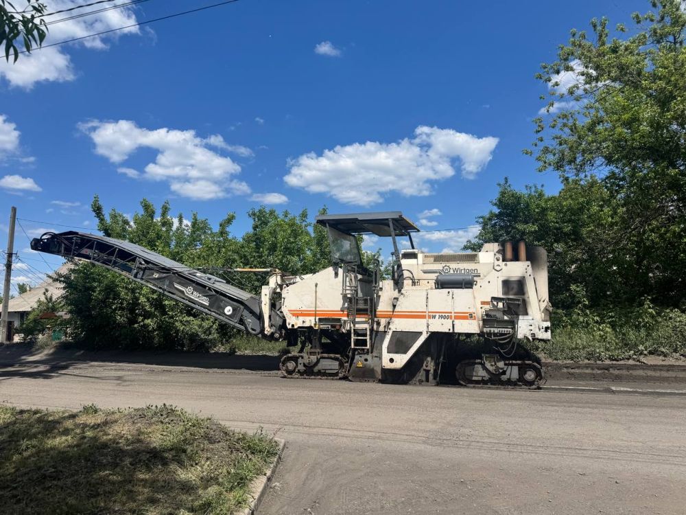 В рамках Народной Программы Единой России в Снежном продолжаются ремонтно-восстановительные работы асфальтного покрытия муниципального значения В рамках Народной Программы Единой России в Снежном продолжаются ремонтно-восстановительные работы асфальтного покрытия муниципального значения