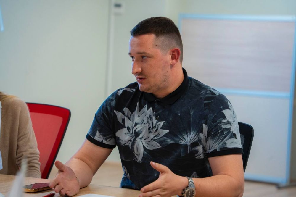 А мы точно не испаримся?. Конечно нет, ведь в точке кипения закипает только деятельность! Молодежные организации ДНР смогли в этом убедиться, побывав в новом креативном пространстве Донецка и обсудив планы организаций с... А мы точно не испаримся?. Конечно нет, ведь в точке кипения закипает только деятельность! Молодежные организации ДНР смогли в этом убедиться, побывав в новом креативном пространстве Донецка и обсудив планы организаций с...