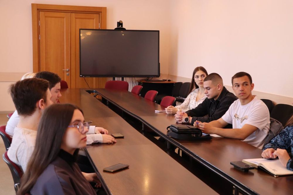 Встреча Молодёжного совета при Уполномоченном по правам человека ДНР с представителями ГУФСИН России по ДНР Встреча Молодёжного совета при Уполномоченном по правам человека ДНР с представителями ГУФСИН России по ДНР