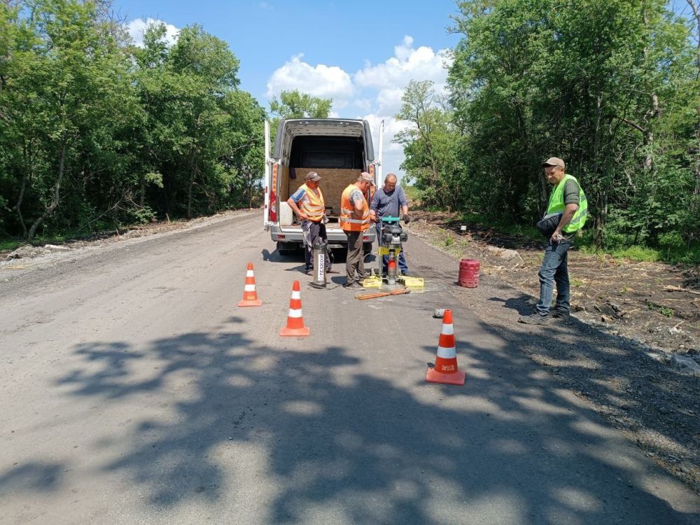 Держим на контроле качество укладки асфальтобетона на объектах "Службы автомобильных дорог Донбасса" Держим на контроле качество укладки асфальтобетона на объектах "Службы автомобильных дорог Донбасса"