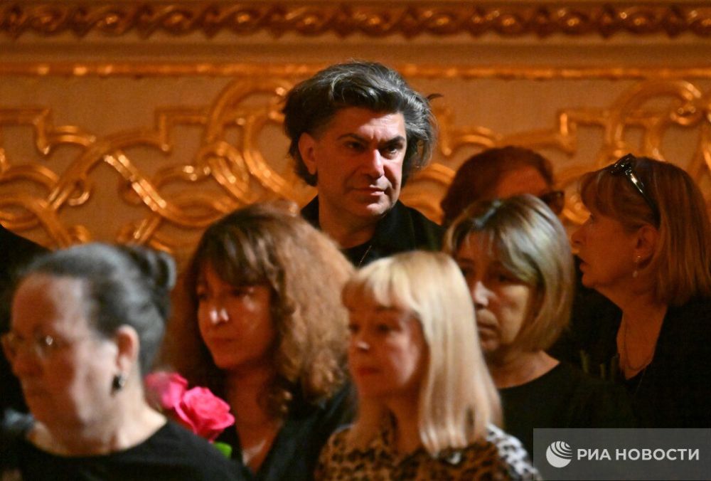 Кадры с церемонии прощания с Юрием Григоровичем Кадры с церемонии прощания с Юрием Григоровичем