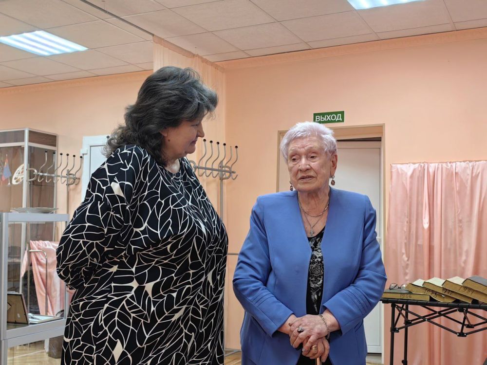 В Ясиноватском музее открыли экспозицию памяти Леонида Величко — редактора «Красного знамени» В Ясиноватском музее открыли экспозицию памяти Леонида Величко — редактора «Красного знамени»