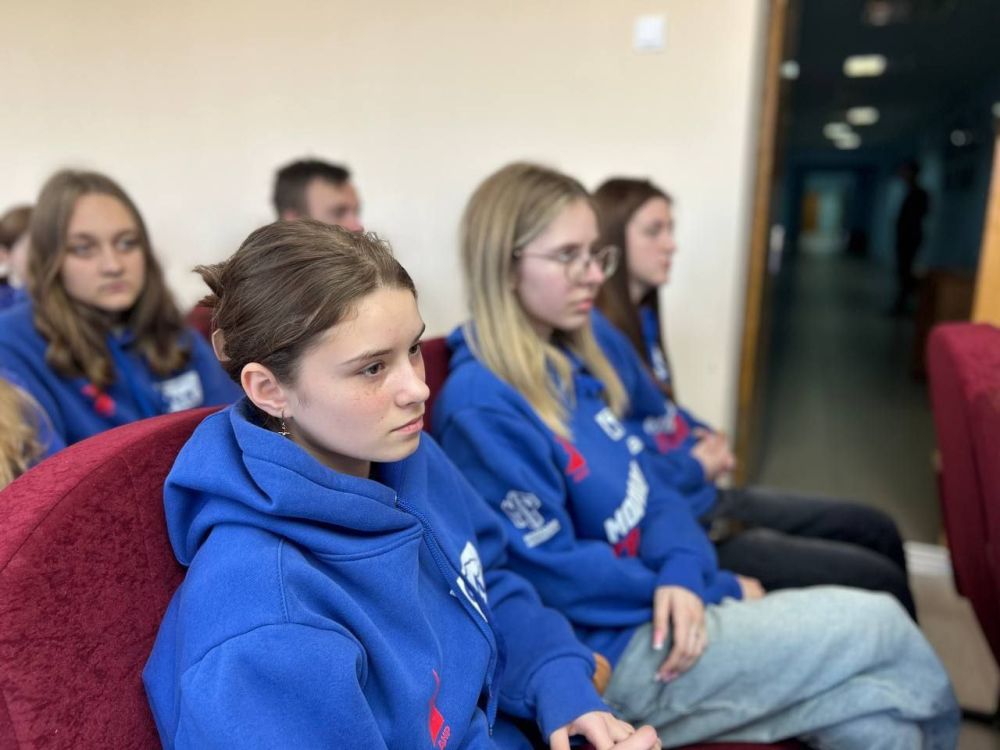 Встреча с молодёжью в Ясиноватой: обсуждение перспектив и духовно-нравственного воспитания Встреча с молодёжью в Ясиноватой: обсуждение перспектив и духовно-нравственного воспитания