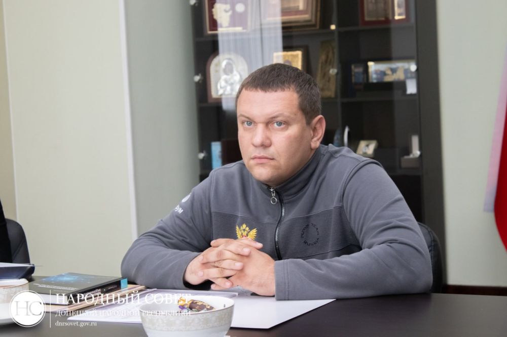 Константин Кузьмин: Сегодня провел рабочую встречу с министром образования и науки ДНР Олегом Трофимовым и сотрудницами вузов – женами участников СВО Константин Кузьмин: Сегодня провел рабочую встречу с министром образования и науки ДНР Олегом Трофимовым и сотрудницами вузов – женами участников СВО