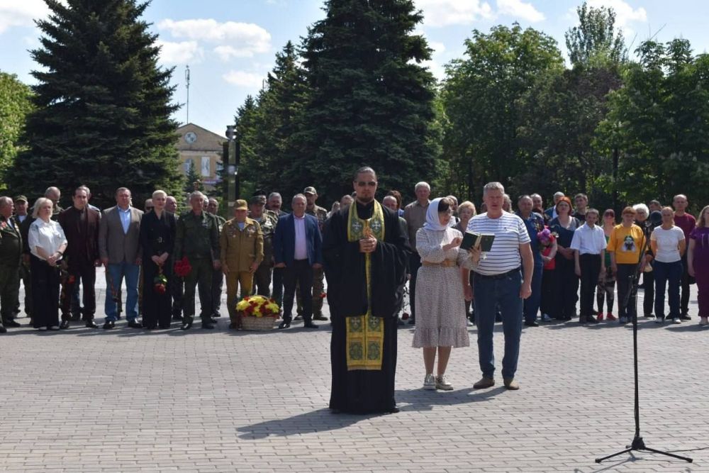 Глава Снежного посетил фестиваль патриотической песни Глава Снежного посетил фестиваль патриотической песни