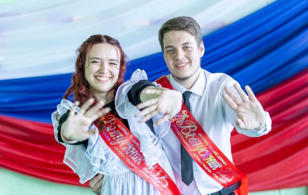 Альбина Афенченко: Уважаемые коллеги, ученики, учителя и родители! Альбина Афенченко: Уважаемые коллеги, ученики, учителя и родители!