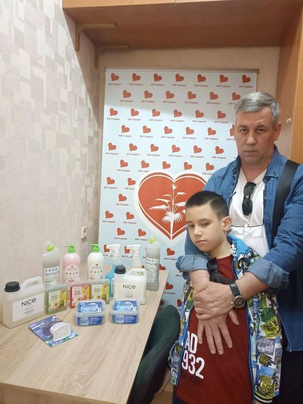 "...Когда человек протягивает руку, чтобы помочь другому, он прикасается к лику Божества" Уолт Уитмен "...Когда человек протягивает руку, чтобы помочь другому, он прикасается к лику Божества" Уолт Уитмен